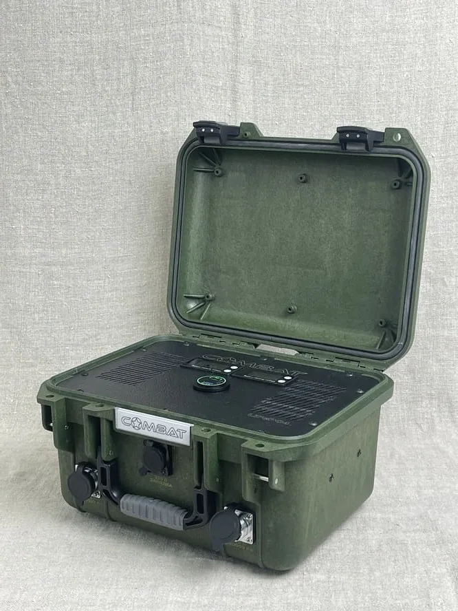 Портативная станция питания COMBAT 544 Li Fe Po4
